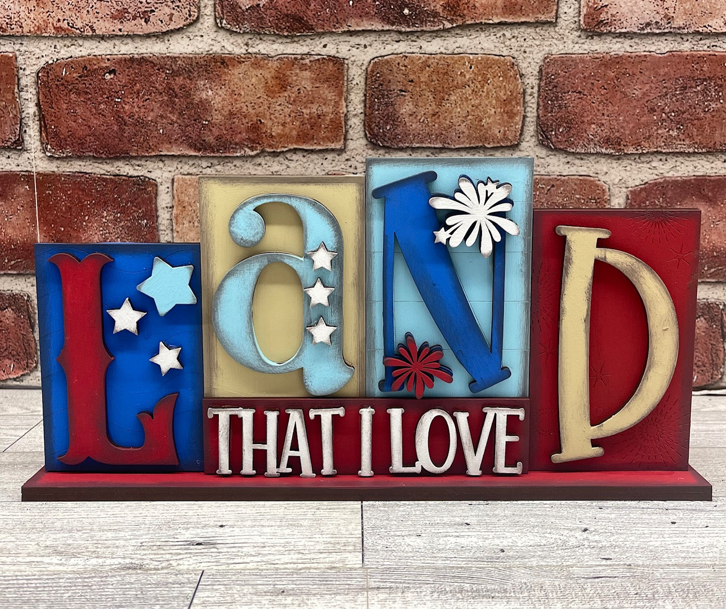 Painted Land That I love Word Stander