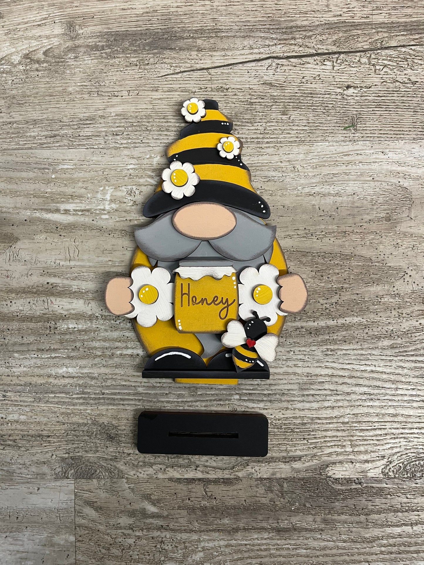 Bee Gnome cutout, unpainted wooden cutout - Qty 1, ready for you to paint