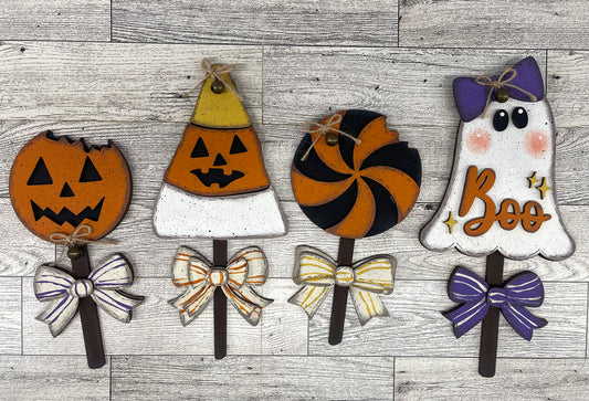 Halloween Lollipops - set of 4 - unpainted ready for you to finish