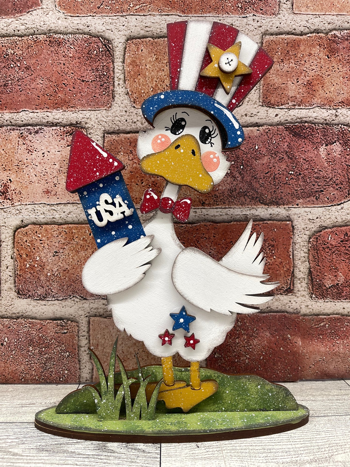 June Monthly Craft Kit -  Patriotic themed - does not include frame or plain arch or HOME arch frame sold separately - unpainted ready for you to finish