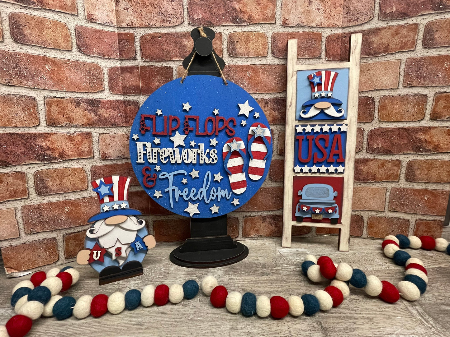 Flip Flops, Fireworks & Freedom sign kit, unpainted wooden cutouts - ready for you to paint, includes the circle