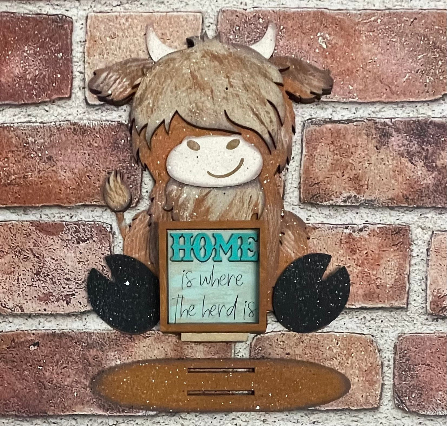 Highland Cow sitter with changeable sign cutouts, unpainted ready for you to finish
